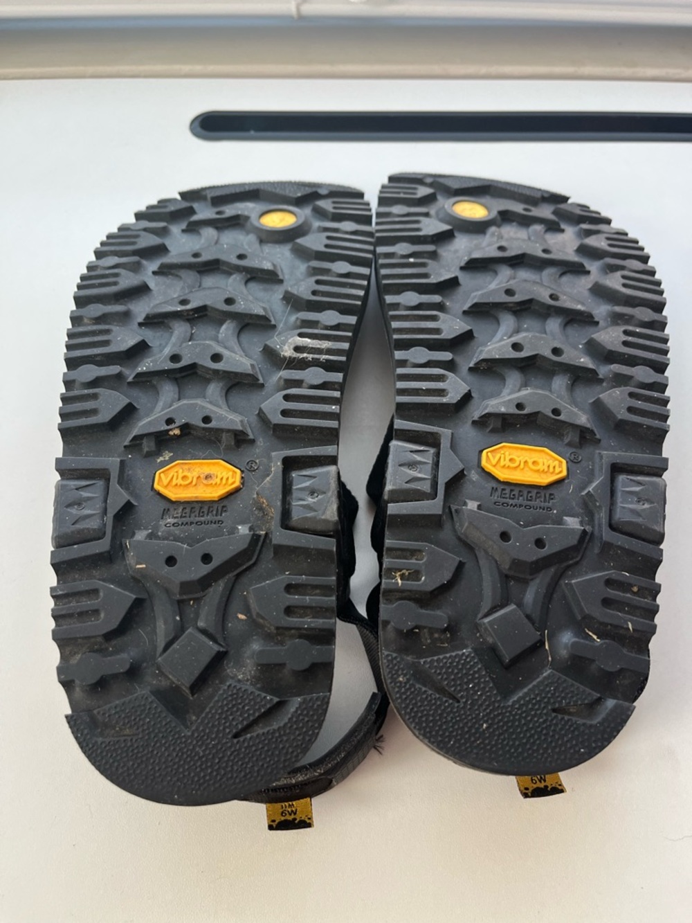 Luna Sandals Middle Bear Edition - Picture 3 of 3